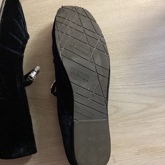 Kenneth Cole Reaction Black Velvet Loafers - Picture 6 of 9